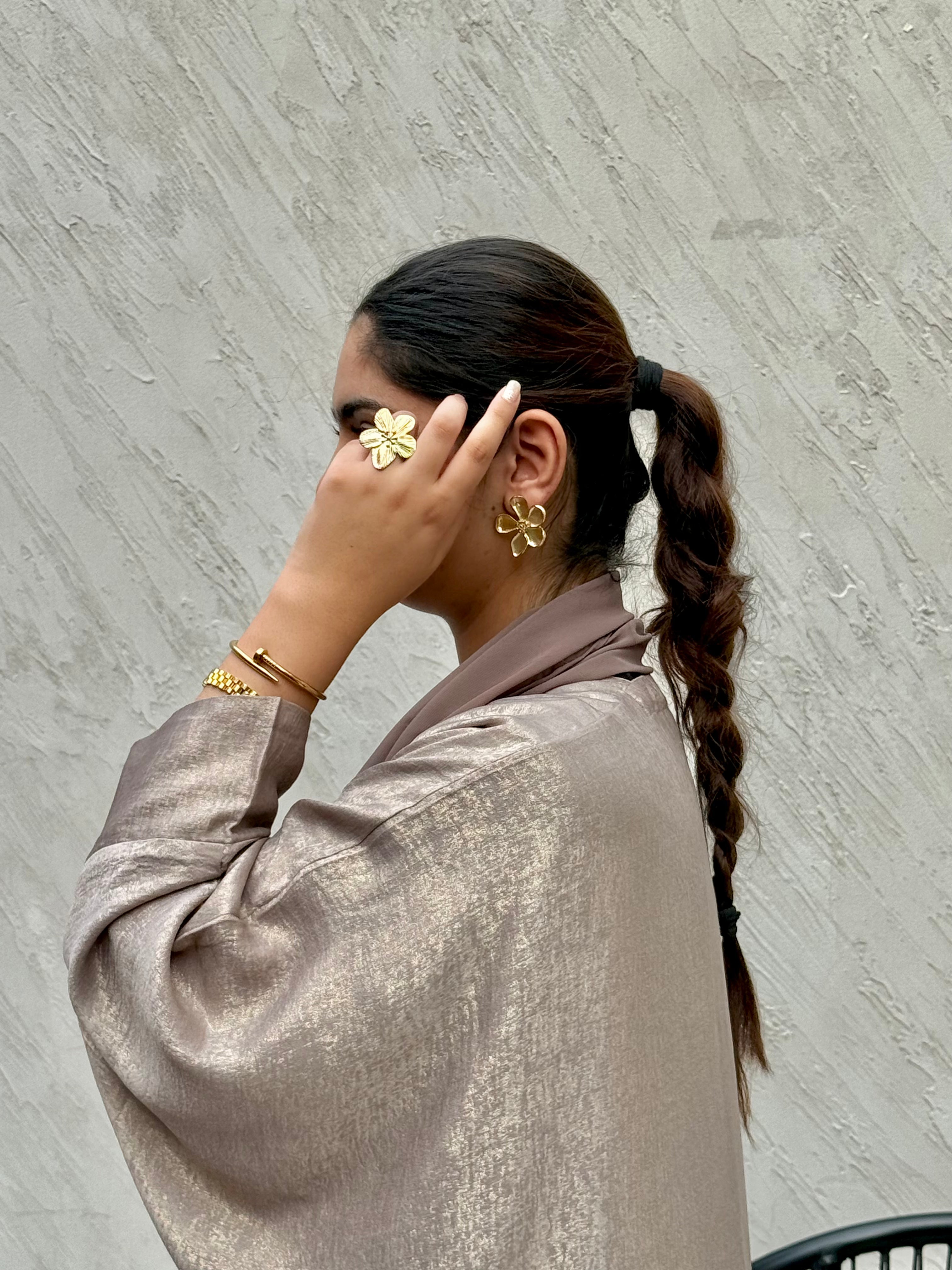 Baggy-Fit Shimmer Abaya