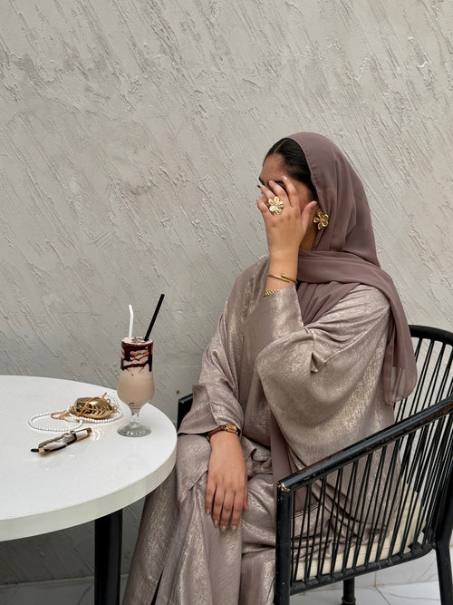 Baggy-Fit Shimmer Abaya