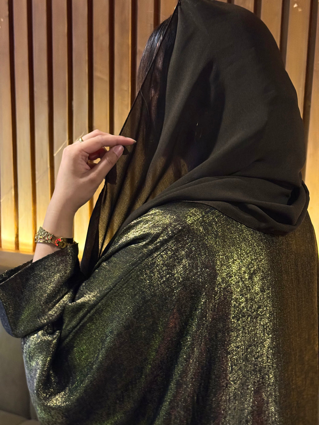 Baggy-Fit Shimmer Abaya  Black